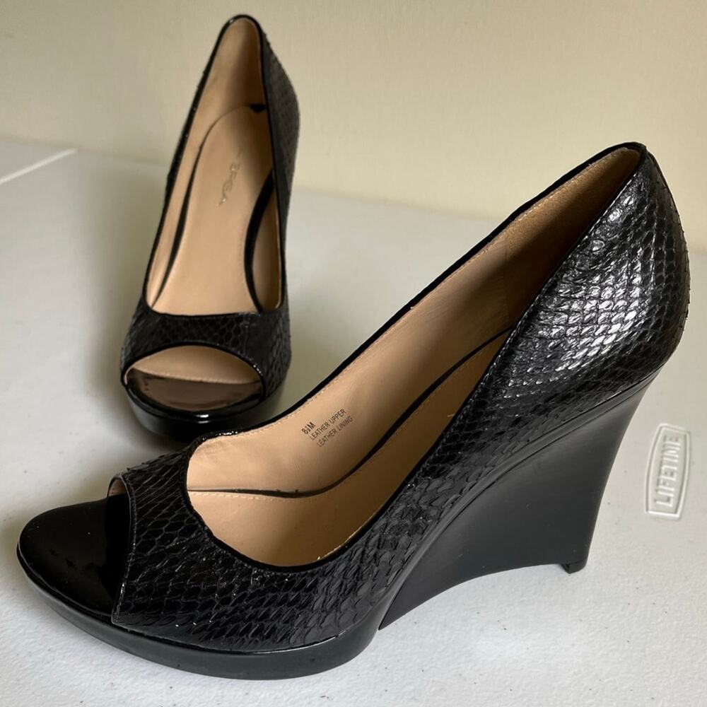 NWOT 8.5 Via Spiga Black Leather Snakeskin Platform Wedge Classic Office Career